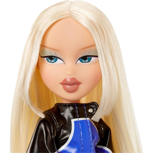 BRATZ SCORCHIN'  DOLL - CLOE