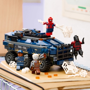MARVEL LEGO - SPIDER-MAN INSEGUIMENTO DEL TRASPORTATORE DI DETENUTI